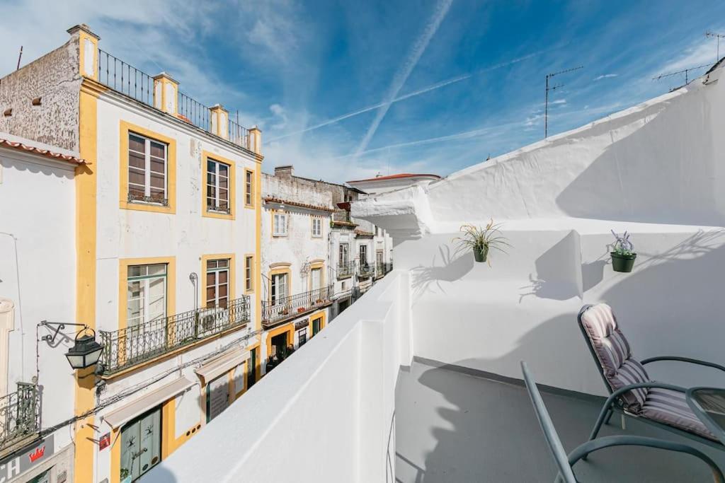 Home near Évora's main square with private terrace Extérieur photo